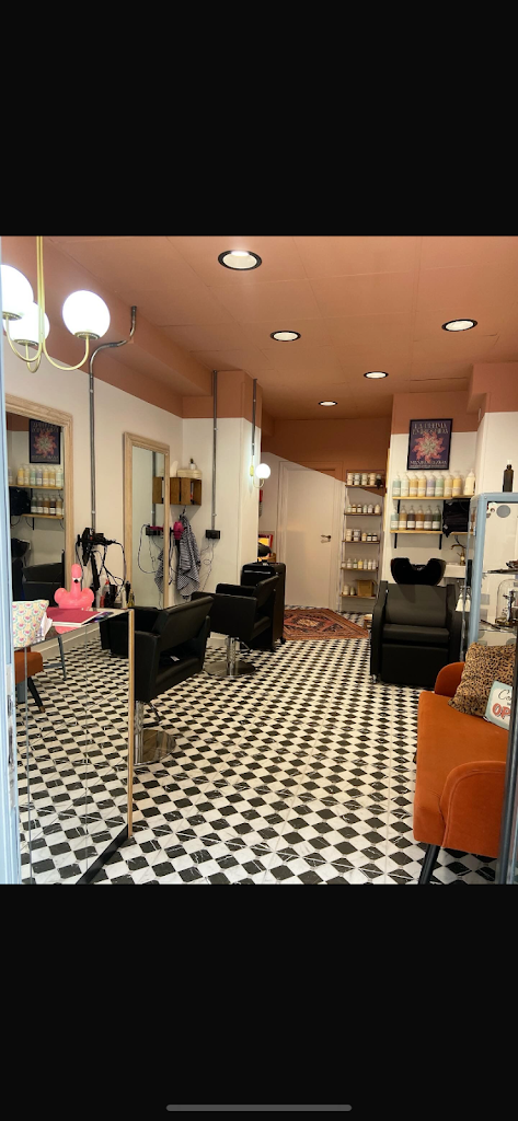 La Cute — Interior