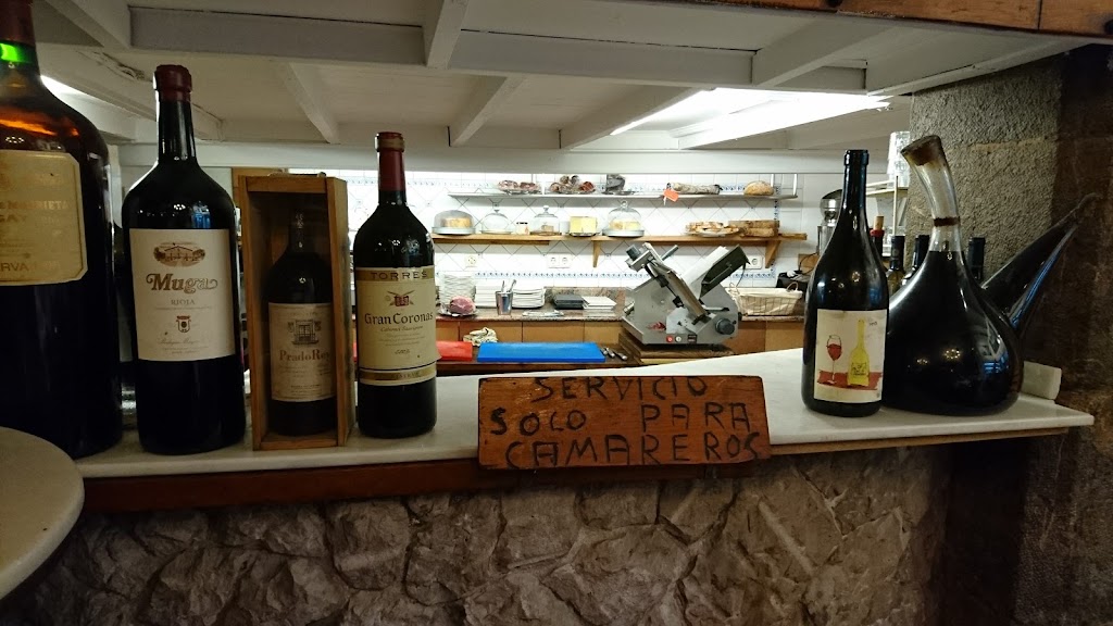 Bodega Cigalena — Comida y bebida