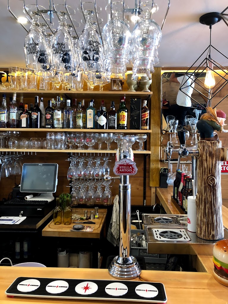B2 burgerbar — Comida y bebida