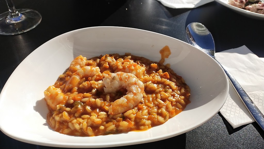 Bika taberna — Comida y bebida