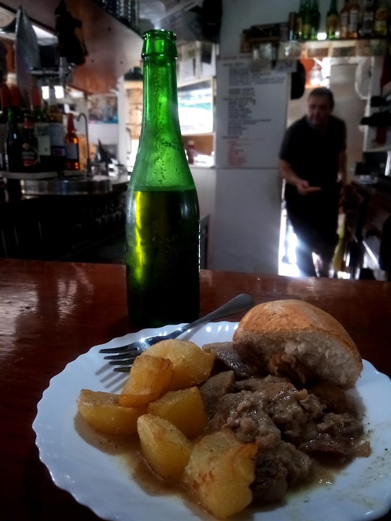 Cafe Bar Zahora — Comida y bebida
