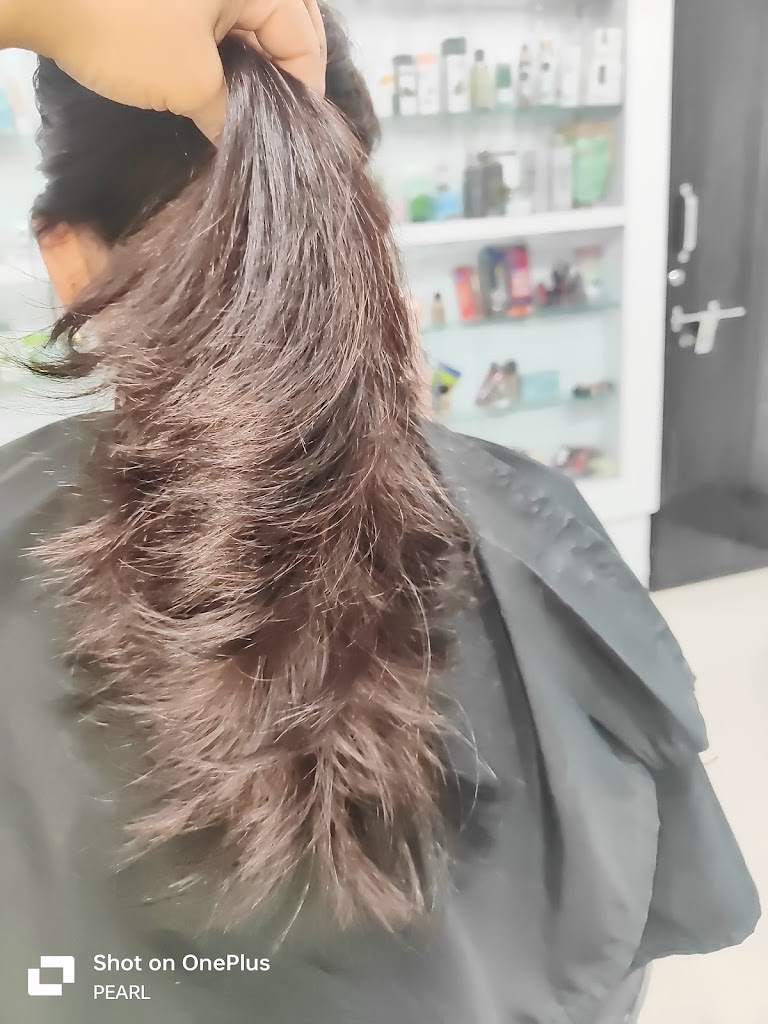 Pearl Beauty Parlour Only For Ladies And Girls
