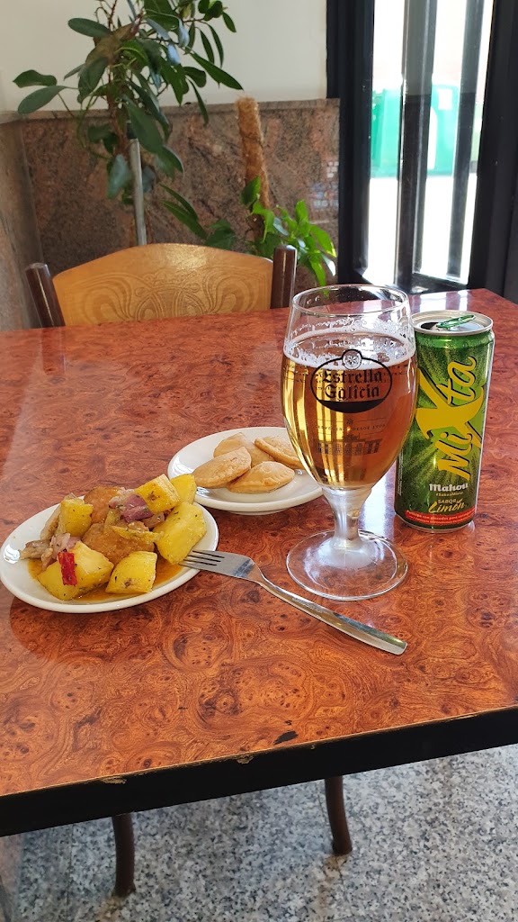 Restaurante La Marea — Comida y bebida