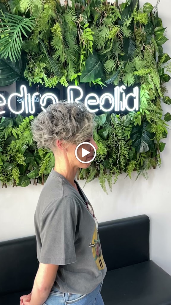 Pedro Reolid Peluqueria — Videos
