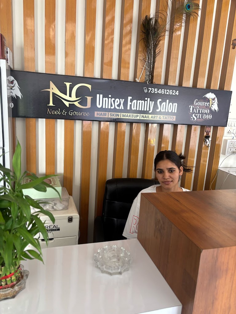 Neel Gouree Unisex Salon And Art Studio