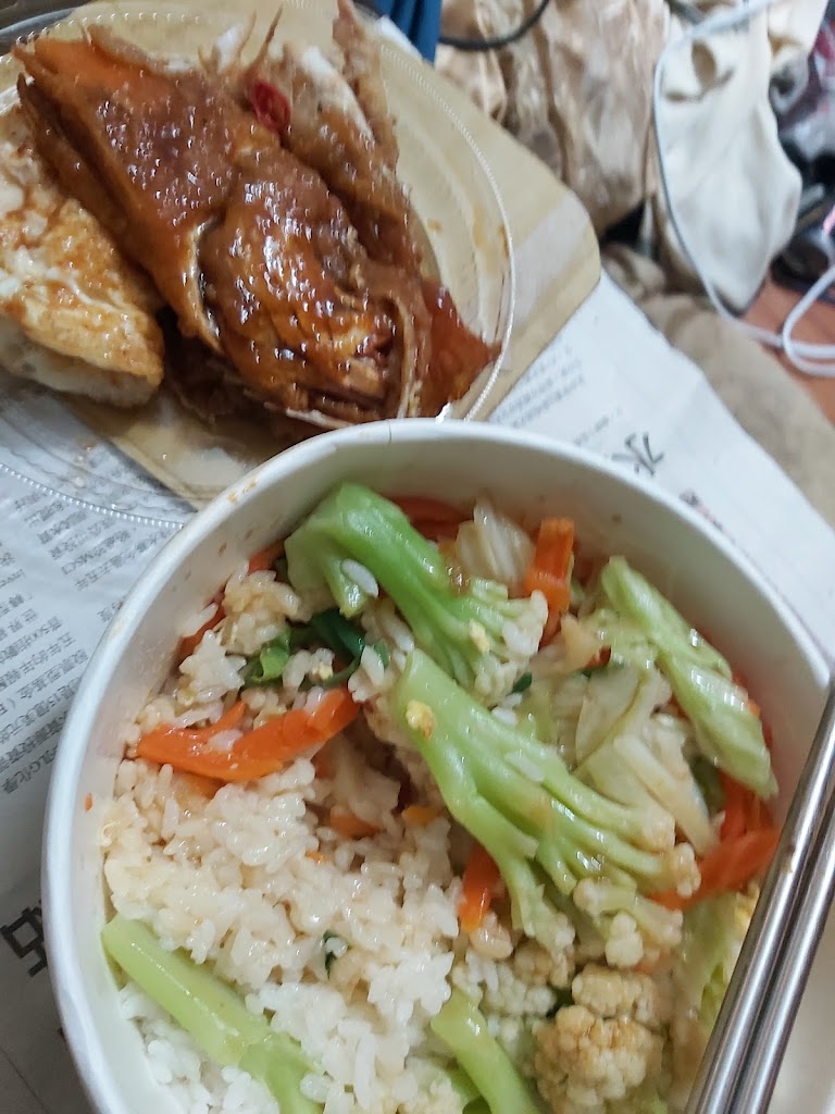 車站腿庫飯 的照片