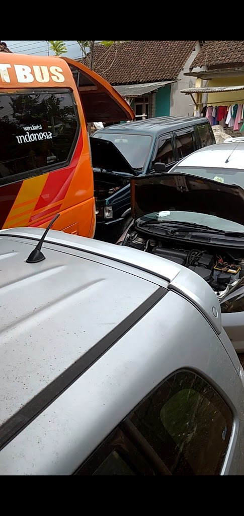 BENGKEL MOBIL YUDISTIRA