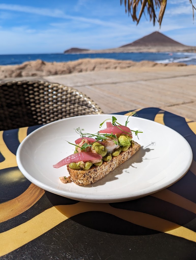 Agua Cafe Tapas-Music-Bar — Comida y bebida