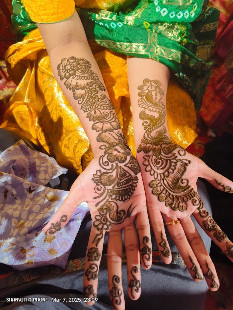 Razzak Mehendi Designs And Saree Pre Plating