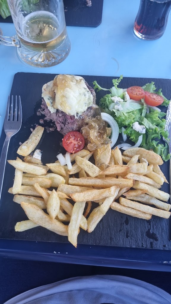 El tipico — Comida y bebida