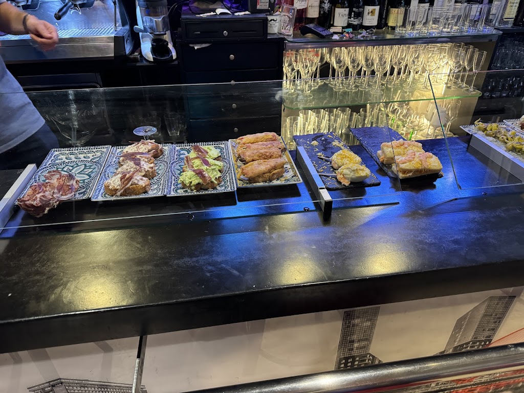 La Pasarela — Comida y bebida