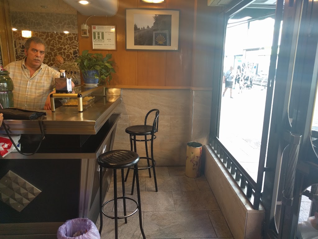 Bar Plaza Cafe, desde 1974 — Ambiente