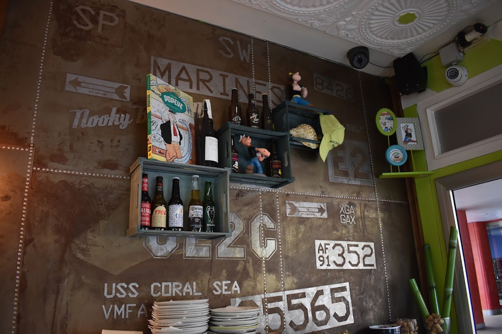 MacroBocatas Popeye — Ambiente