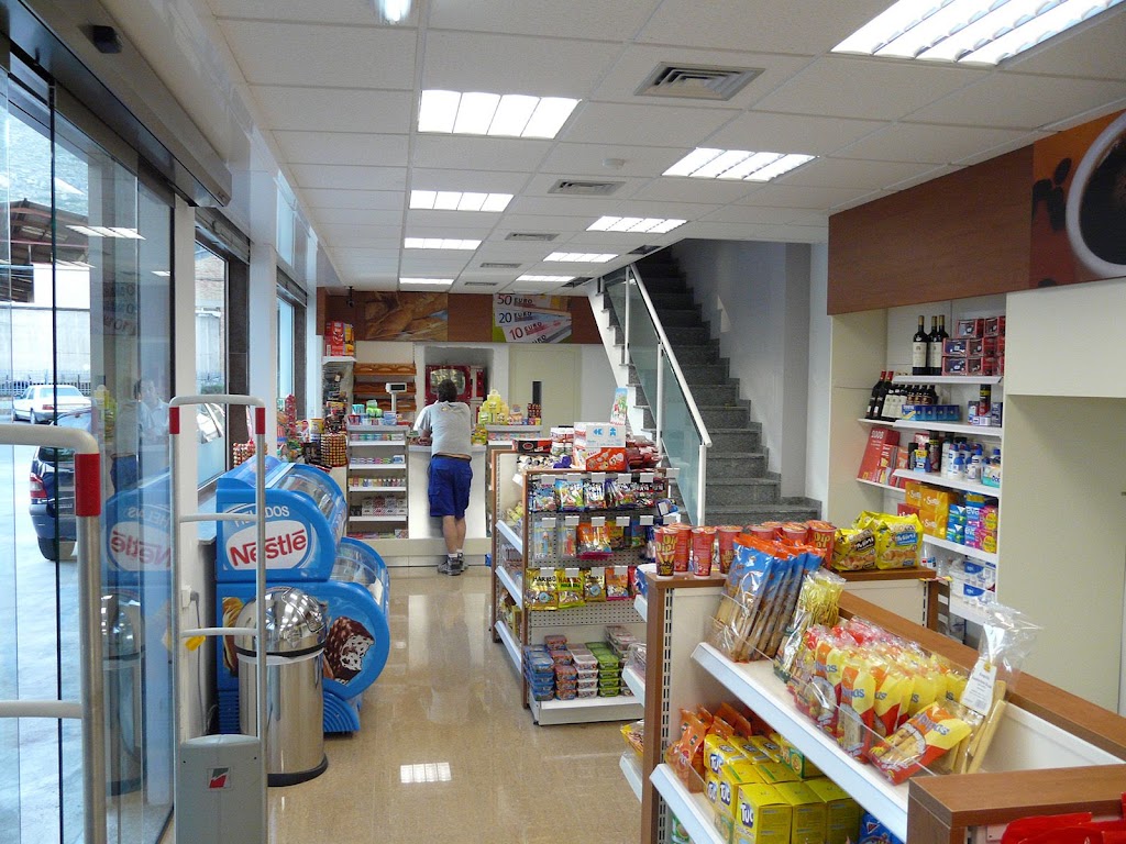 Gasolinera Landete — Interior