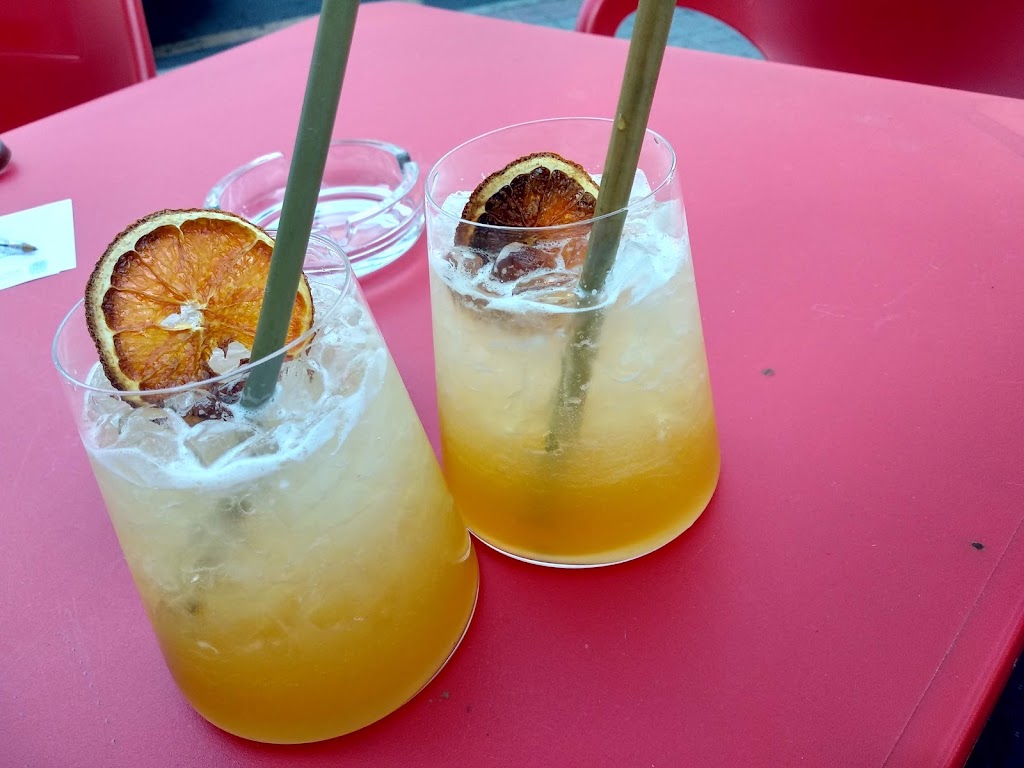 Bar Arizona 66 — Comida y bebida