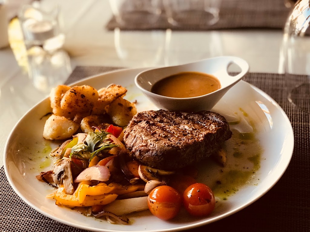 Palmen Restaurant — Comida y bebida