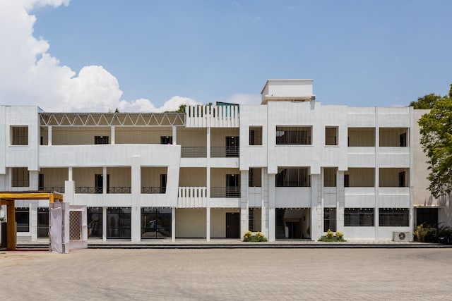 Oyo 42084 Rajshahi Resort And Marriage Garden