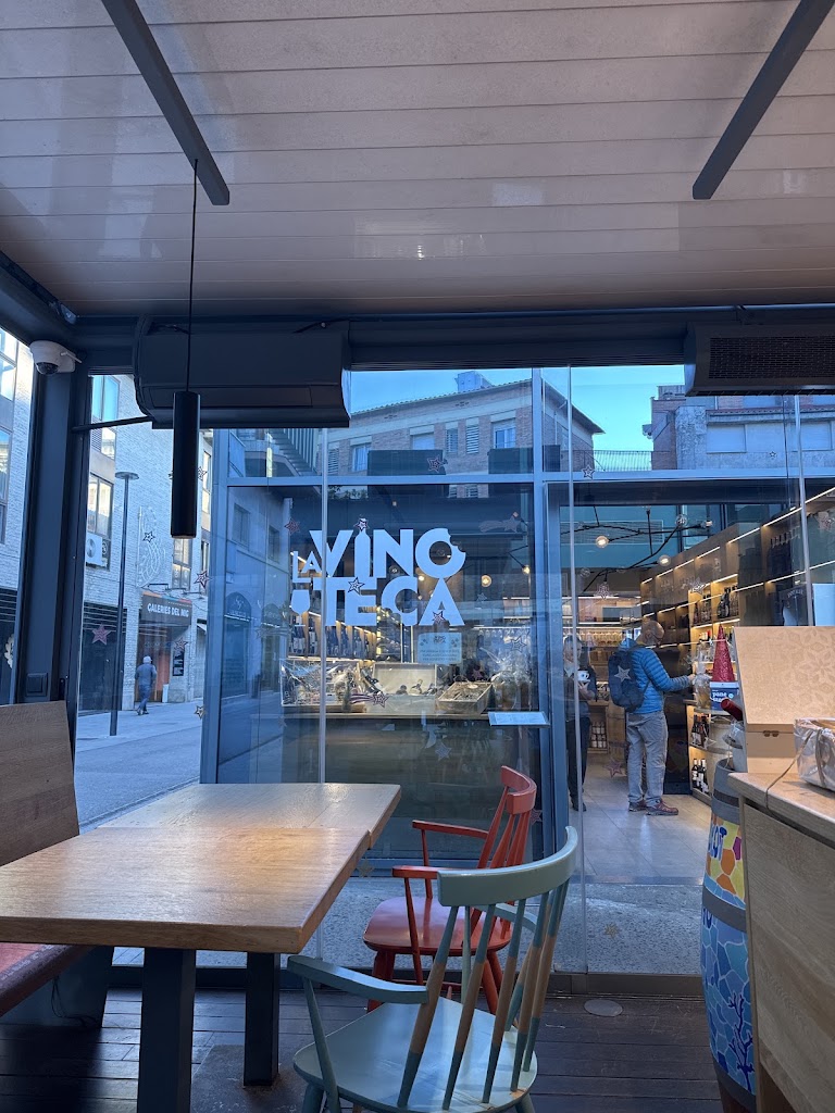 La Vinoteca — Ambiente