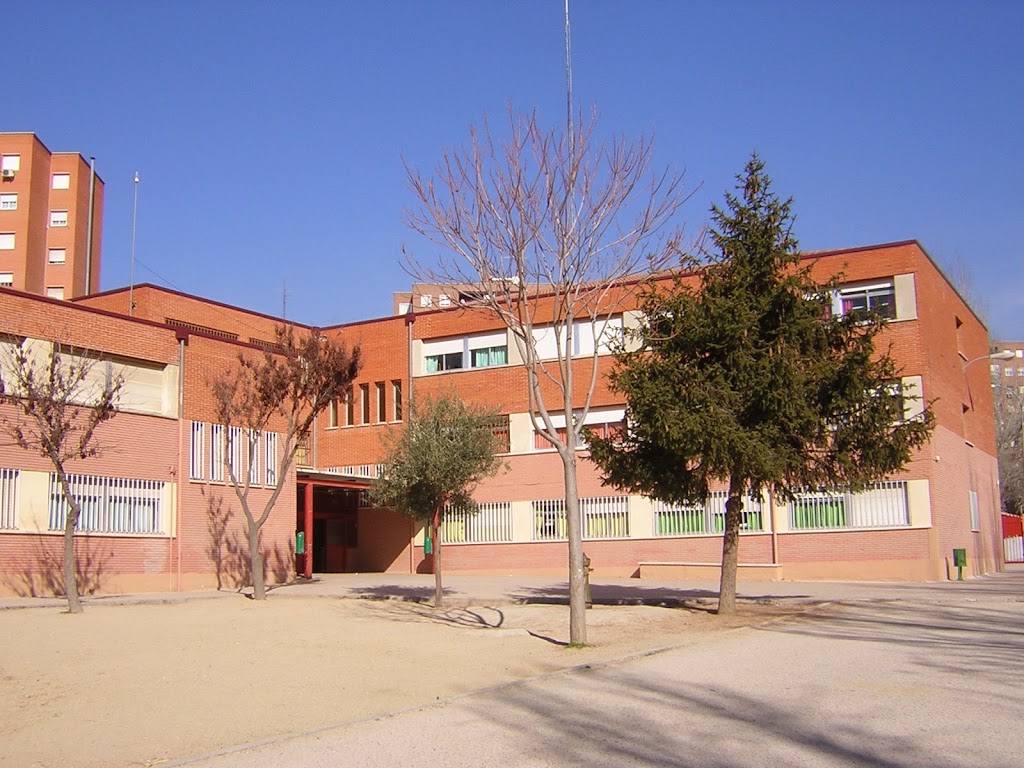 Colegio Publico de Ensenanza Bilingue John Lennon de Fuenlabrada — Del propietario