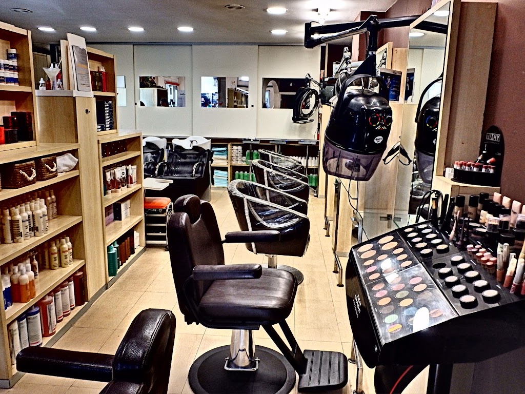 MANUEL RIAL PELUQUERIAS SL — Interior