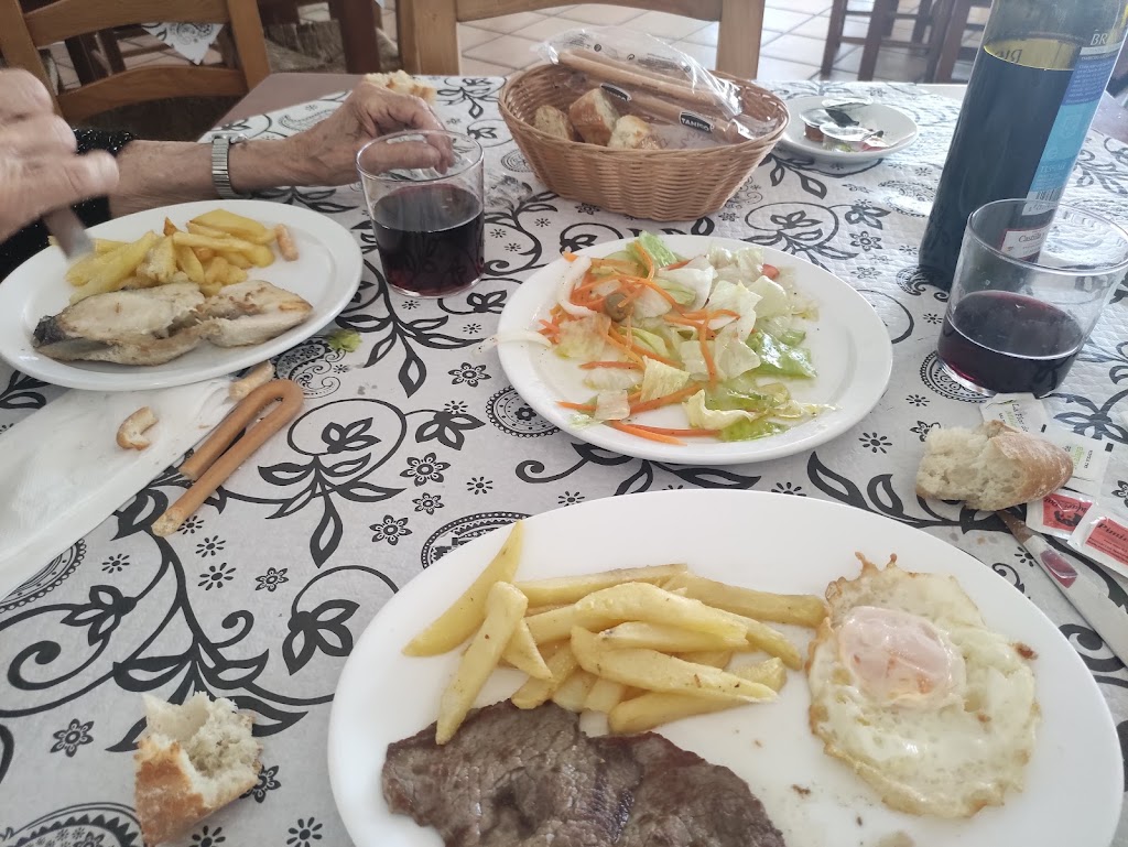 Cafe Bar Restaurante San Jose — Comida y bebida