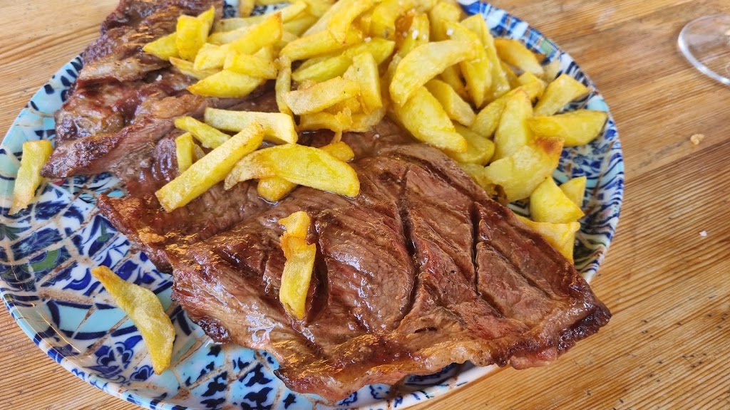 Restaurante Vuestra Casa — Comida y bebida