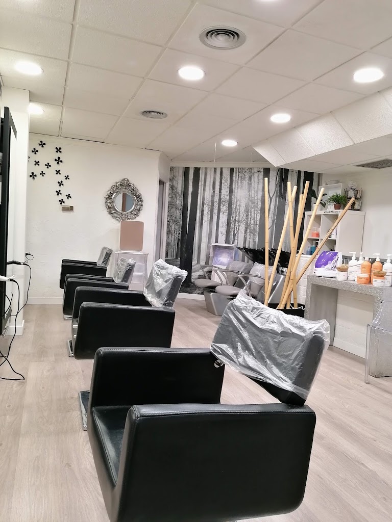 Peluqueria y Estetica Tokes Unisex — Interior