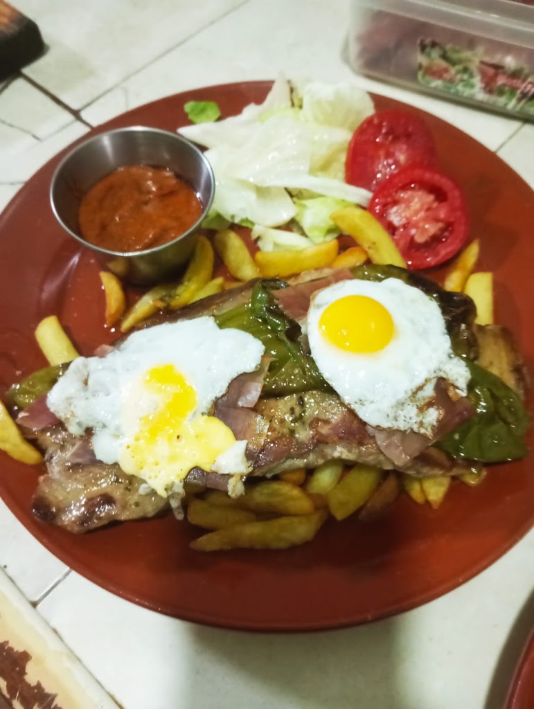 Bar los perros — Comida y bebida