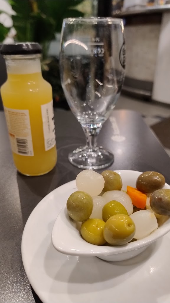 Mogambo — Comida y bebida