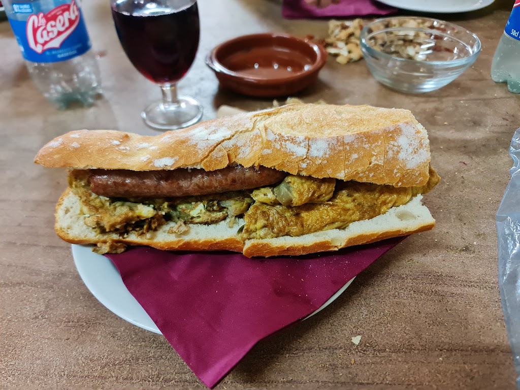 Restaurante Torres Torres — Comida y bebida