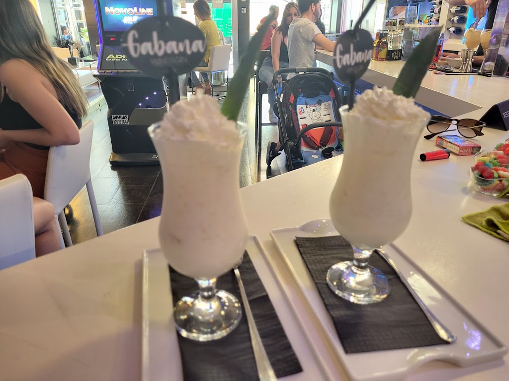 Cafeteria GABANA WINE&GIN — Comida y bebida