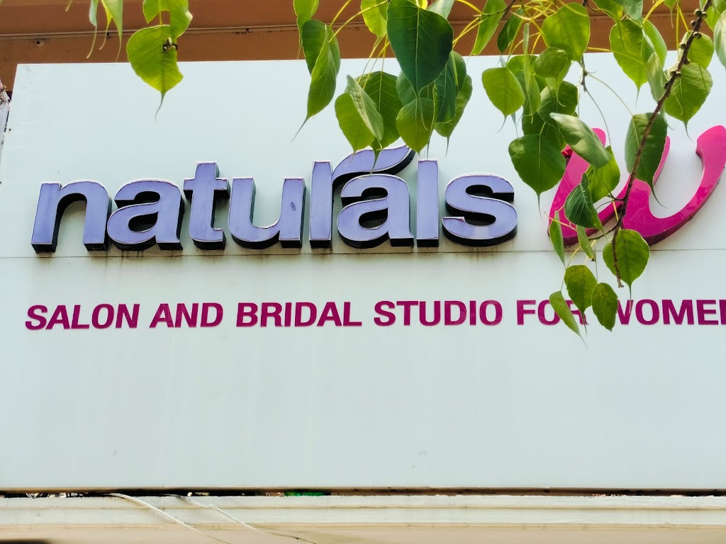 Naturals Salon