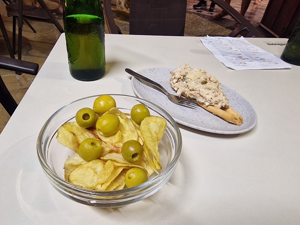 El Caballete — Comida y bebida