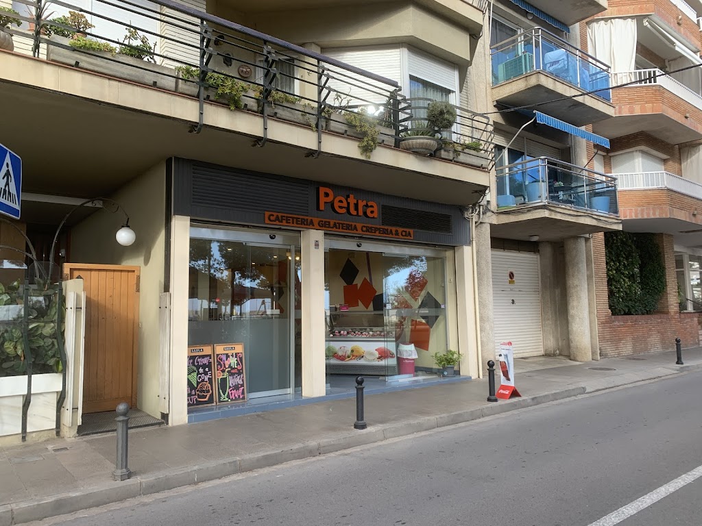 Gelateria i Creperia Petra