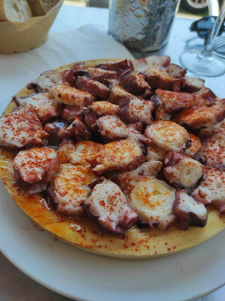 Bar Areeiro Cangas — Pulpo a la gallega