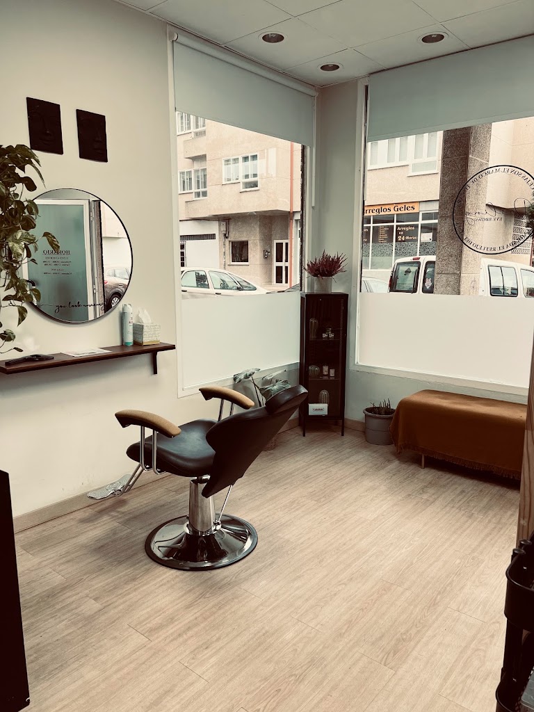 Darling Eyebrows — Interior