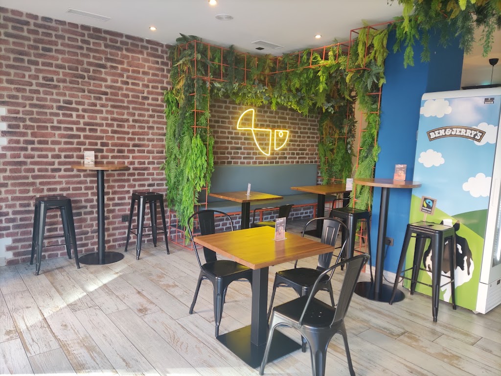 Urban Poke Bar - Pardo Bazan - Valdemoro — Ambiente