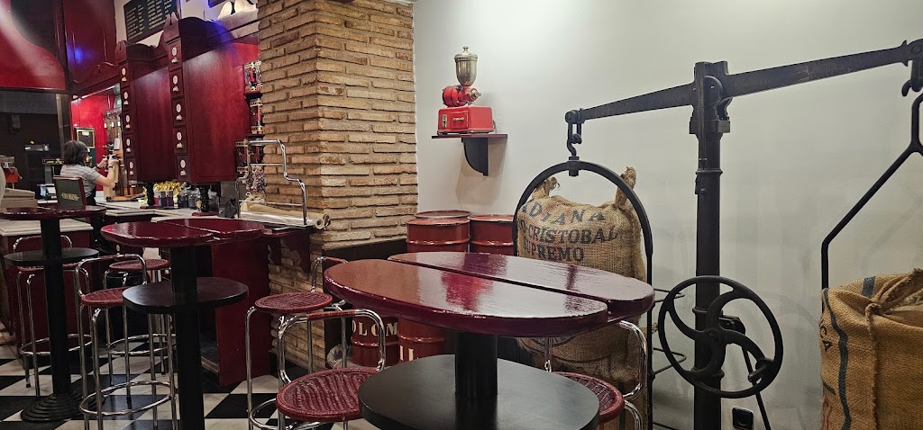 Cafe Bombon — Ambiente