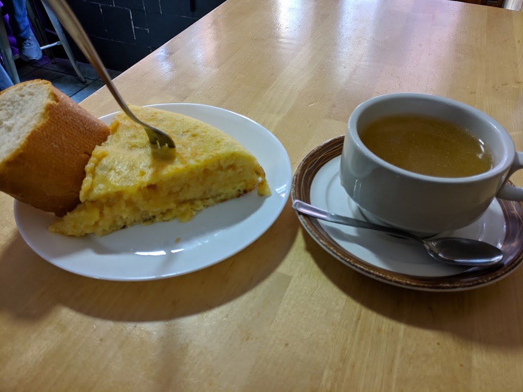 Bar Bendana — Comida y bebida