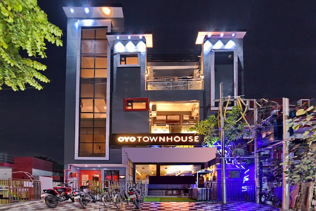 Super Townhouse 244 Munshipuliya
