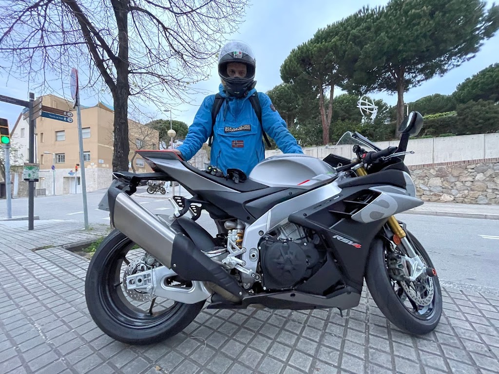 MOTOS BALART HOSPITALET | Concesionario y taller Piaggio, Vespa, Aprilia, Moto Guzzi — Casco de motocicleta