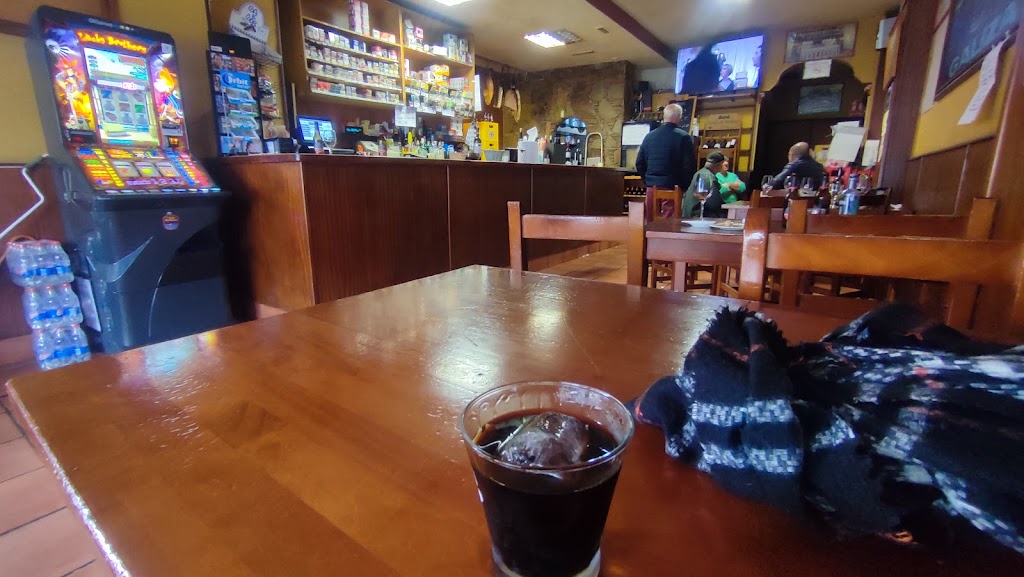 Adega Galiza Vinoteca-Braseria — Ambiente
