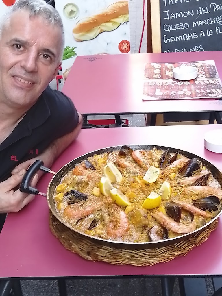 Restaurante Jamon 2 — Comida y bebida
