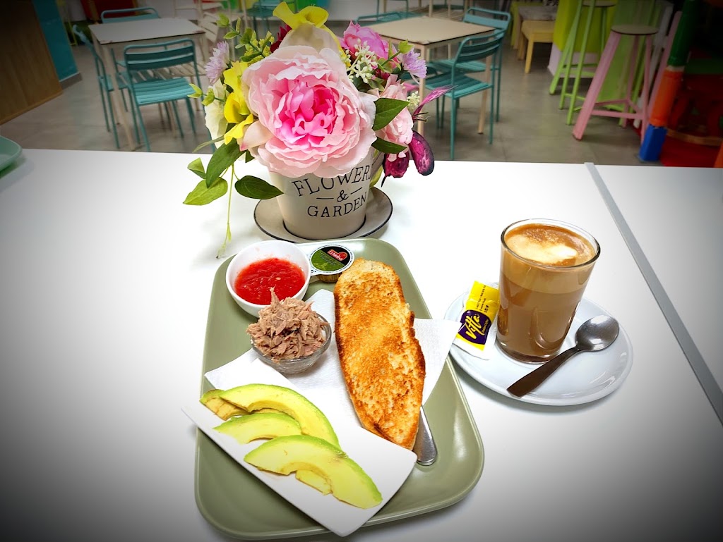 Cafe Bar TiviPark — Comida y bebida