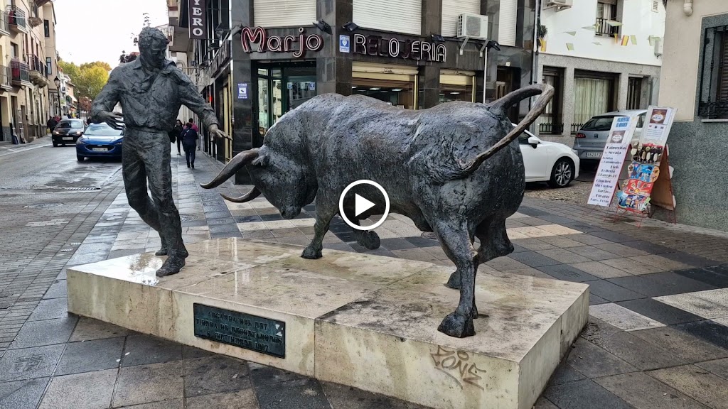 Monumento al toro y a los recortadores