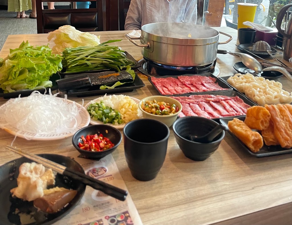 汕頭泉成沙茶火鍋 中山總店 的照片