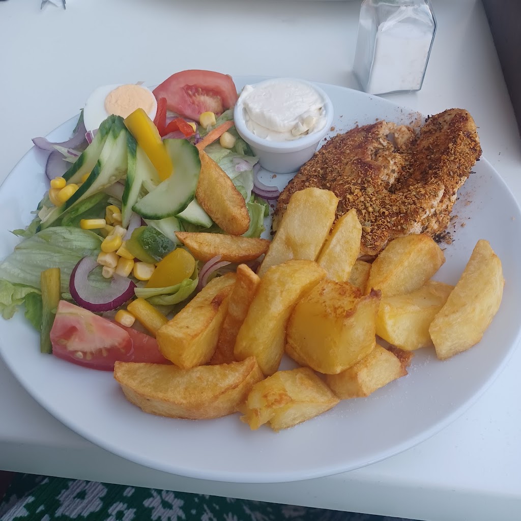 Bulldog Beach Benidorm — Comida y bebida