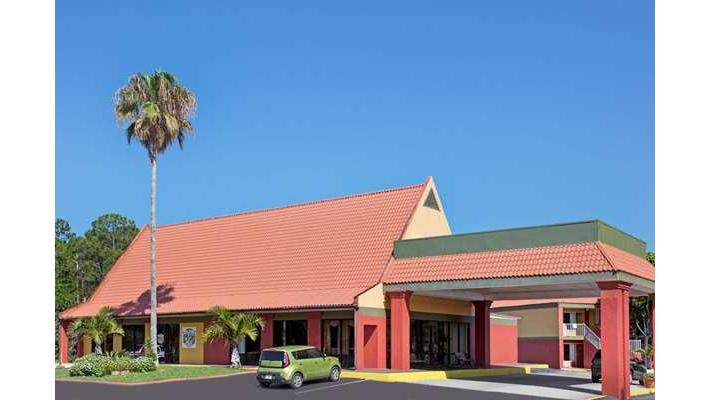 Days Inn by Wyndham Cocoa Cruiseport West At I-95/524 - Hotel in Cocoa , United States of America