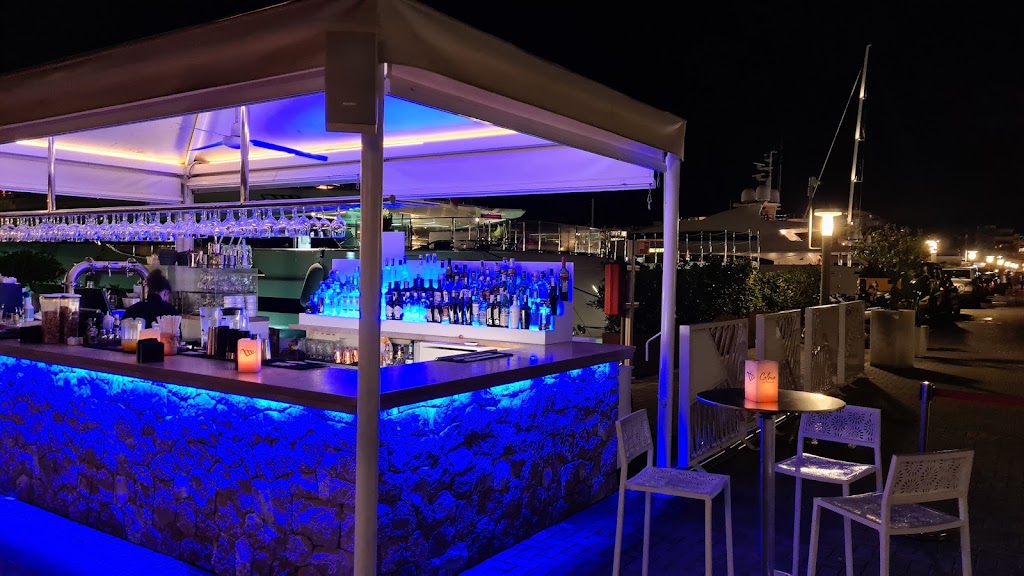 Calma Restaurant — Ambiente