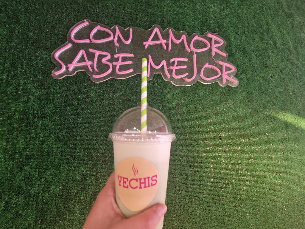 New Yechis Cafe — Comida y bebida